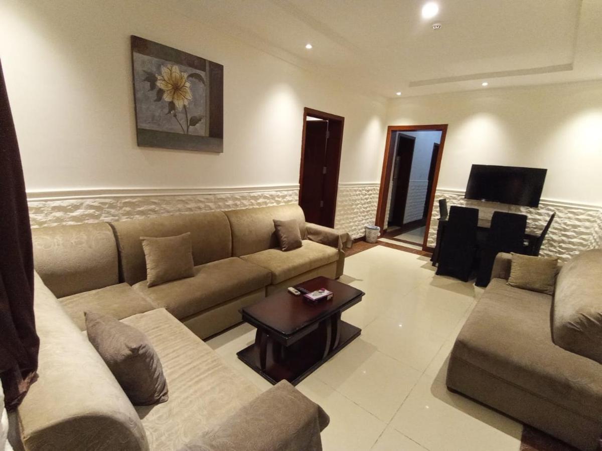 Celine Al Motamaiza Furnished Apartment เจดดาห์ ภายนอก รูปภาพ