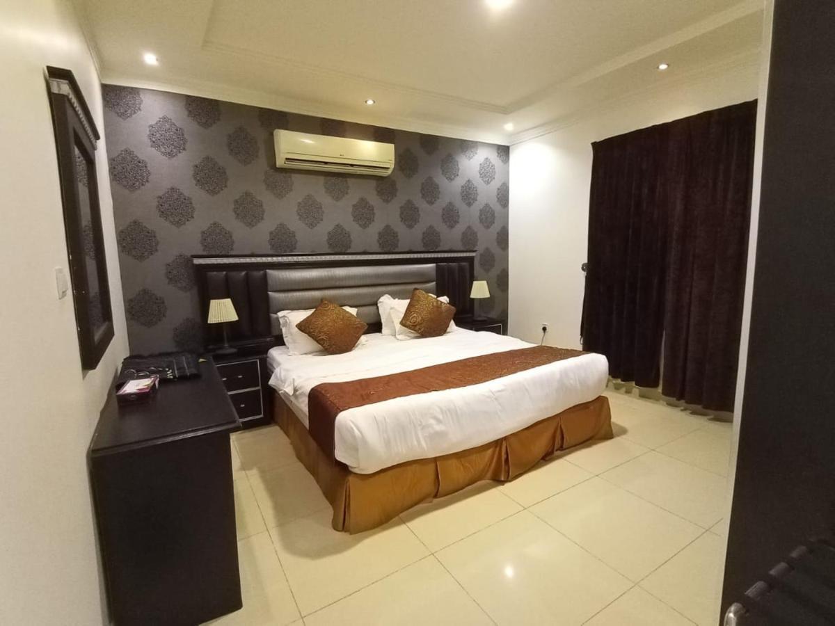 Celine Al Motamaiza Furnished Apartment เจดดาห์ ภายนอก รูปภาพ
